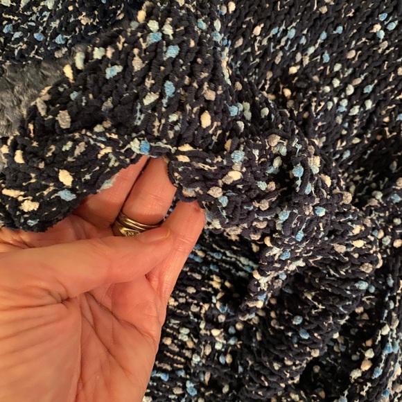 GUC women’s size XL blue & white chenille pullover with hood from Studio by JPR - Picture 10 of 11